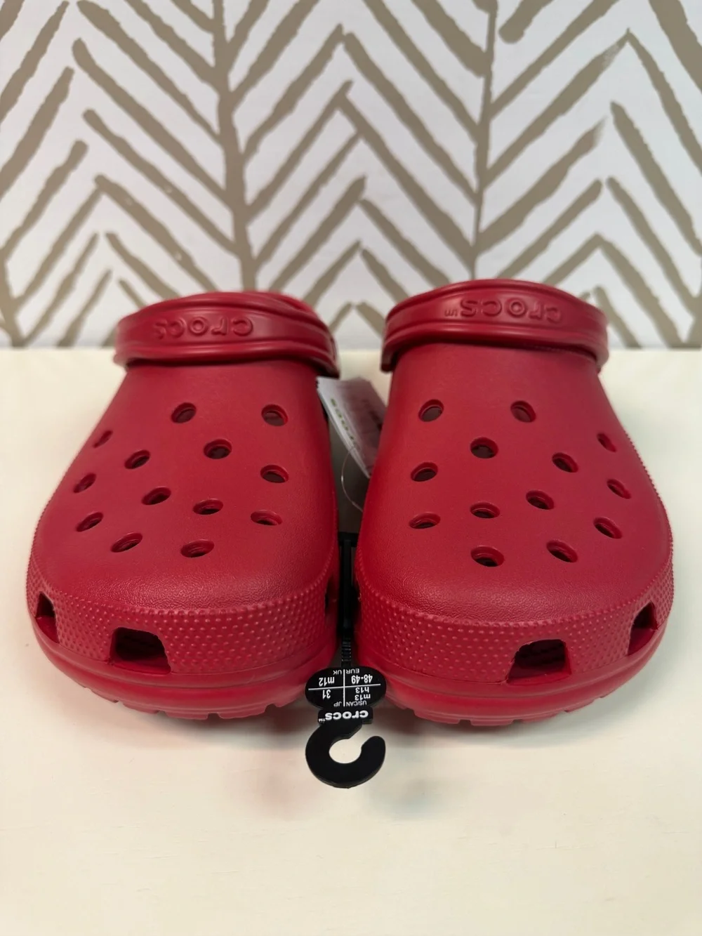 NWT Men’s Crocs Classic in Color Pepper Roomy Fit Size 13